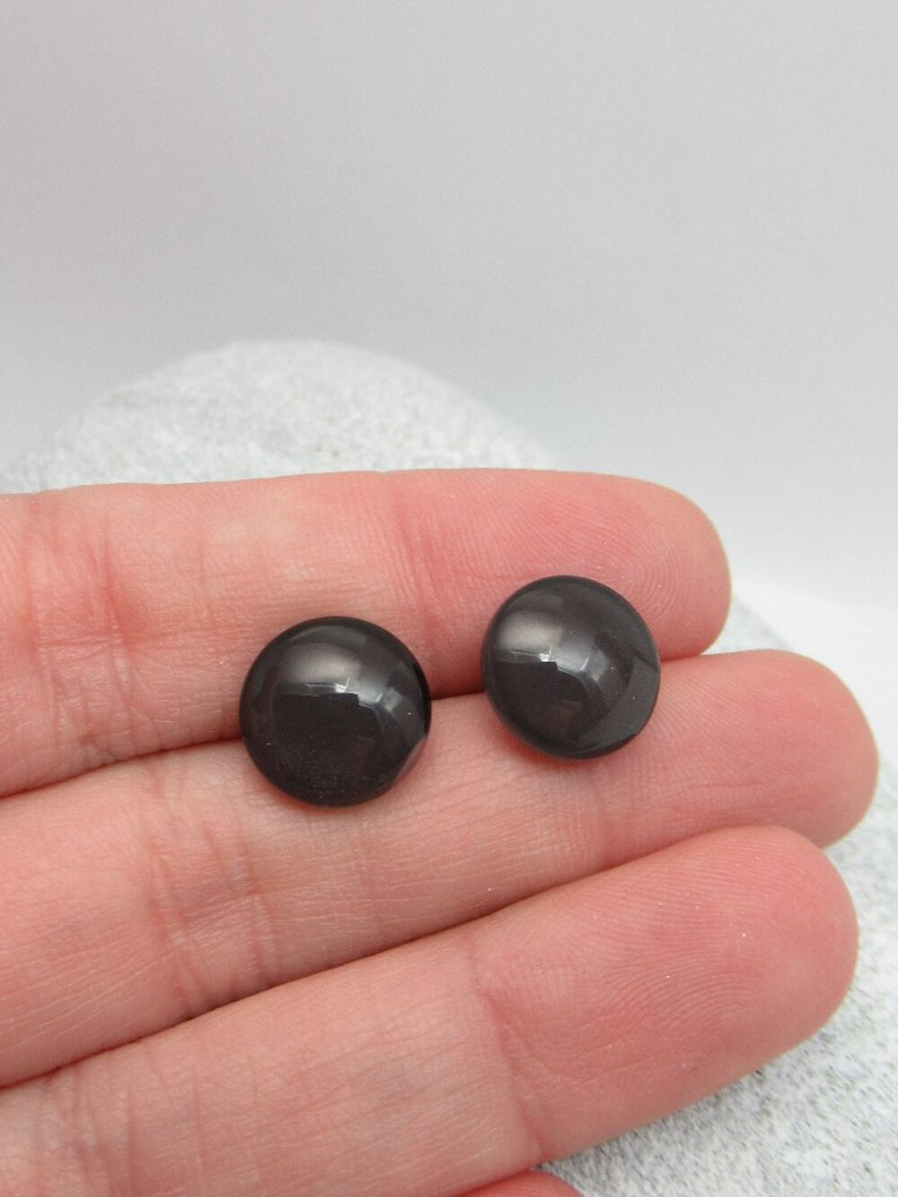 Glass cabochon post earrings